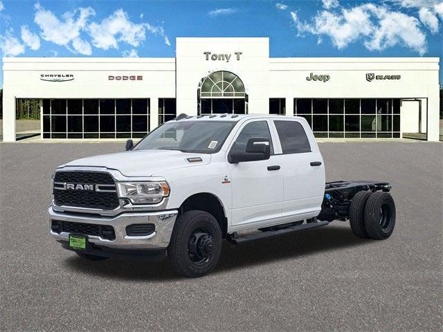 2024 RAM Ram 3500 Chassis Cab RAM 3500 TRADESMAN CREW CAB CHASSIS 4X4 60 CA