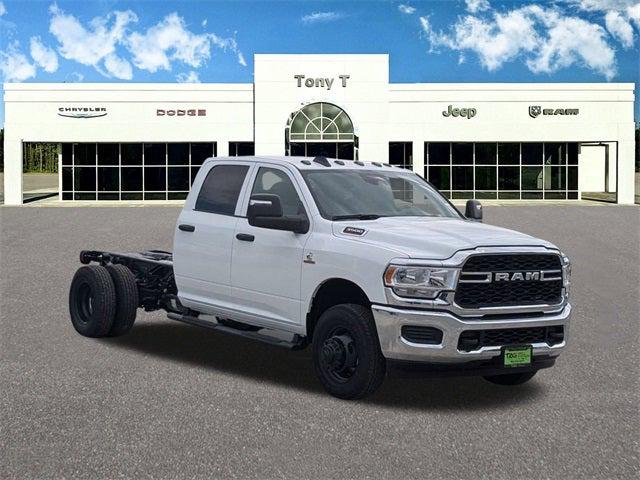 2024 RAM Ram 3500 Chassis Cab RAM 3500 TRADESMAN CREW CAB CHASSIS 4X4 60 CA 2024 RAM Ram 3500 Chassis Cab RAM 3500 TRADESMAN CREW CAB CHASSIS 4X4 60 CA