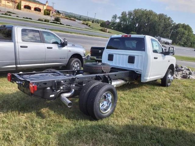 2024 RAM Ram 3500 Chassis Cab RAM 3500 TRADESMAN CHASSIS REGULAR CAB 4X4 84 CA