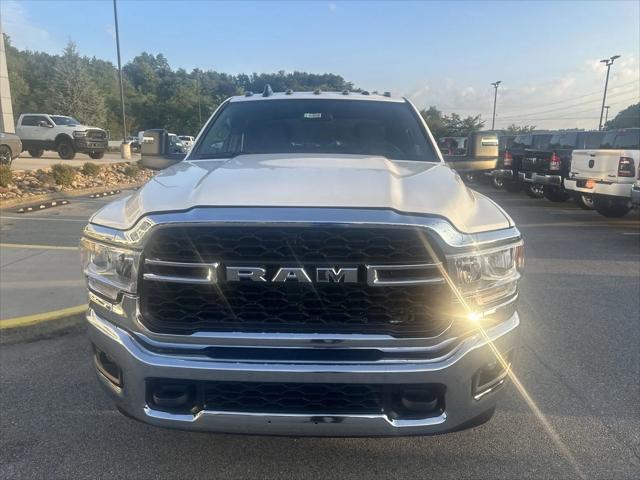 2024 RAM Ram 3500 Chassis Cab RAM 3500 TRADESMAN CREW CAB CHASSIS 4X4 60 CA