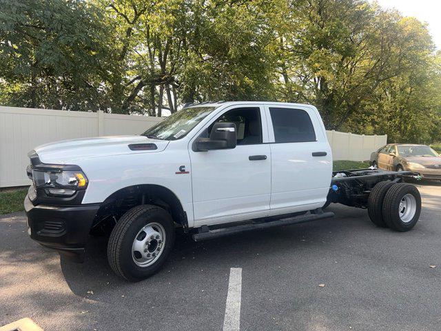 2024 RAM Ram 3500 Chassis Cab RAM 3500 TRADESMAN CREW CAB CHASSIS 4X4 60 CA