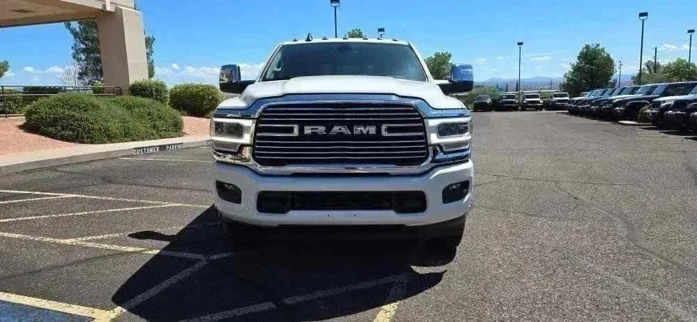 2024 RAM Ram 3500 RAM 3500 LARAMIE MEGA CAB 4X4 64 BOX