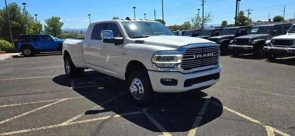 2024 RAM Ram 3500 RAM 3500 LARAMIE MEGA CAB 4X4 64 BOX