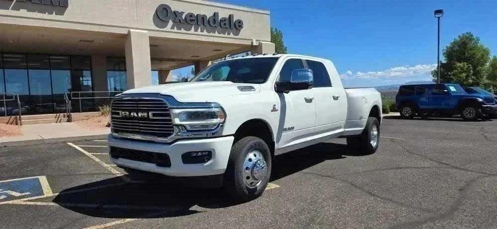 2024 RAM Ram 3500 RAM 3500 LARAMIE MEGA CAB 4X4 64 BOX