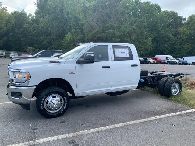 2024 RAM Ram 3500 Chassis Cab RAM 3500 TRADESMAN CREW CAB CHASSIS 4X4 60 CA