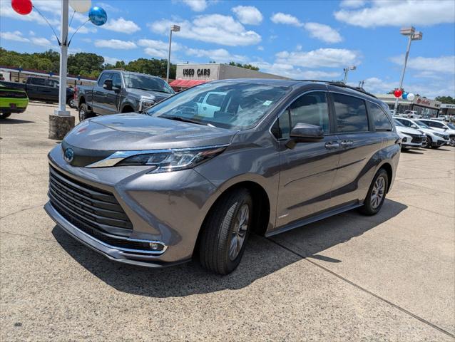 2021 Toyota Sienna XLE