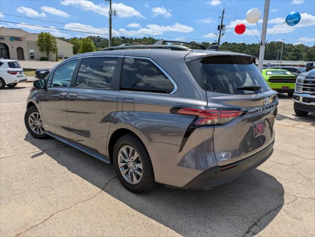 2021 Toyota Sienna XLE