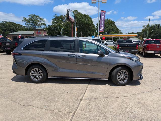2021 Toyota Sienna XLE