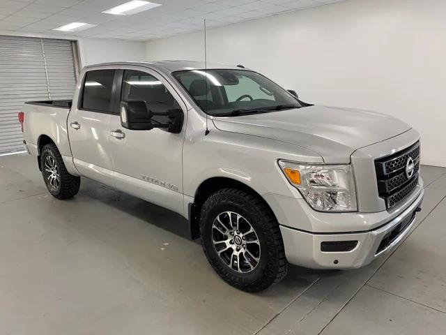 2020 Nissan TITAN Crew Cab SV 4x4