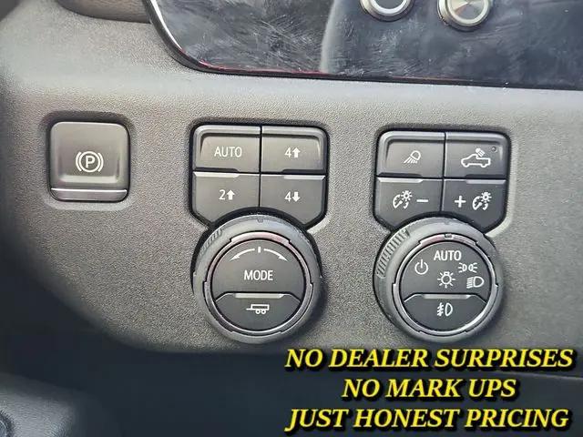 2024 Chevrolet Silverado 1500 4WD Crew Cab Short Bed RST