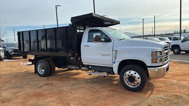 2024 Chevrolet Silverado 6500HD 1WT