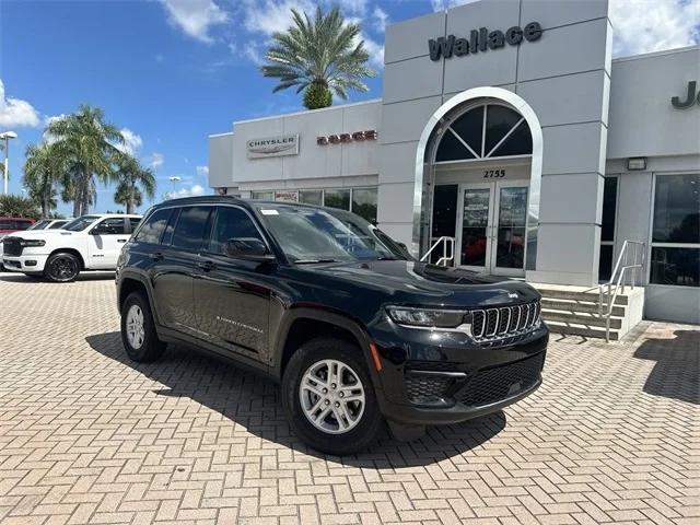 2024 Jeep Grand Cherokee GRAND CHEROKEE LAREDO 4X4