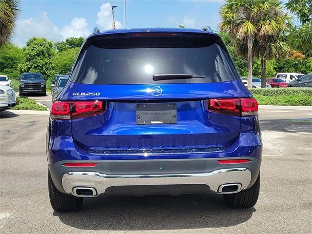 2023 Mercedes-Benz GLB Base