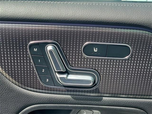 2023 Mercedes-Benz GLB Base