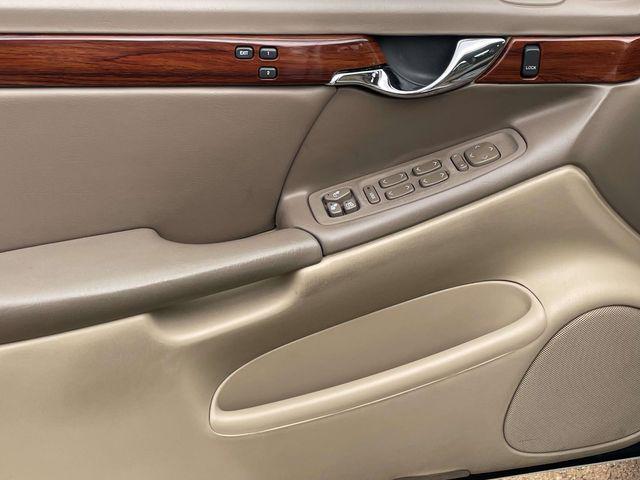 2005 Cadillac DeVille Standard