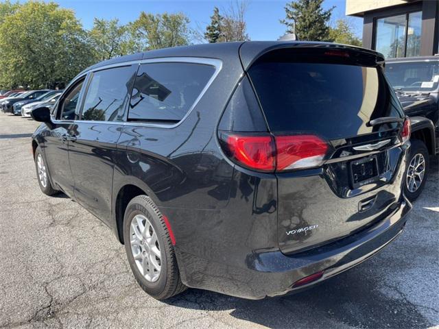 2022 Chrysler Voyager LX