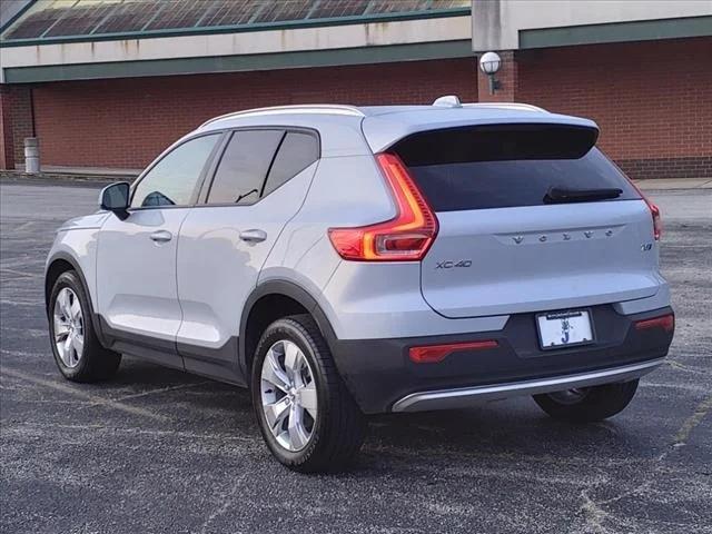 2020 Volvo XC40 T5 Momentum