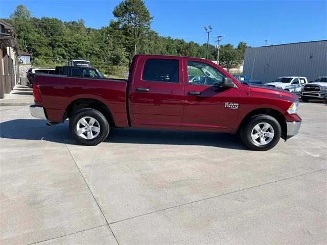 2022 RAM 1500 Classic SLT Crew Cab 4x4 57 Box 2022 RAM 1500 Classic SLT Crew Cab 4x4 57 Box