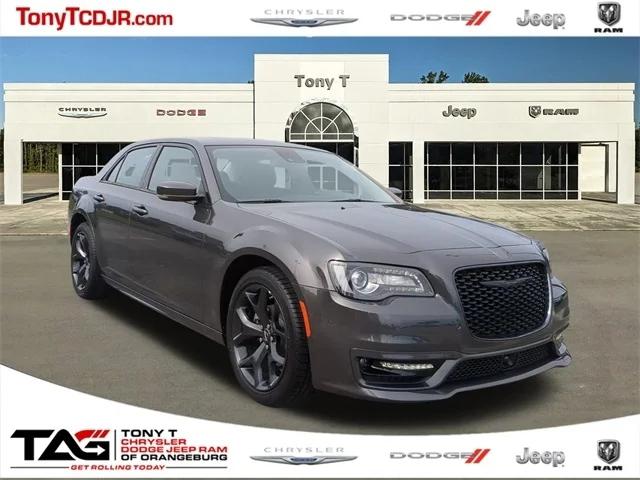 2023 Chrysler 300 Touring L