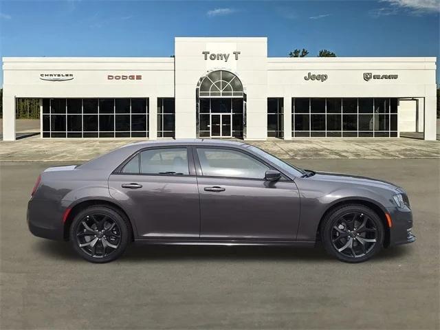 2023 Chrysler 300 Touring L