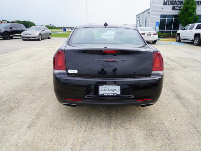 2022 Chrysler 300 S
