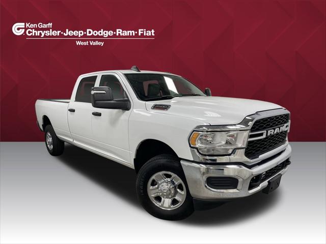 2023 RAM 3500 Tradesman Crew Cab 4x4 8 Box