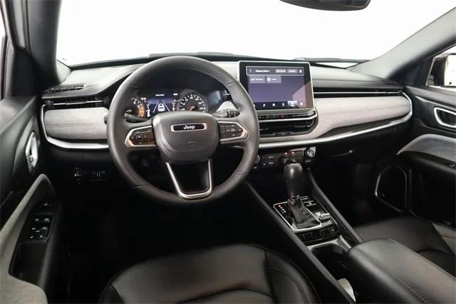 2024 Jeep Compass Latitude Lux FWD