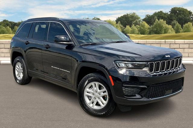 2024 Jeep Grand Cherokee GRAND CHEROKEE LAREDO 4X4