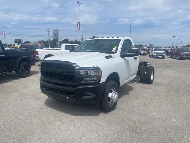 2024 RAM Ram 3500 Chassis Cab RAM 3500 TRADESMAN CHASSIS REGULAR CAB 4X4 60 CA