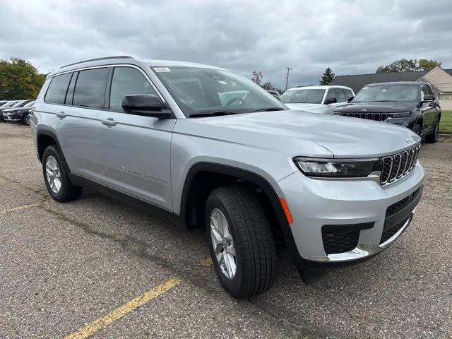 2024 Jeep Grand Cherokee GRAND CHEROKEE L LAREDO X 4X4