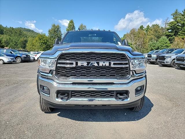 2024 RAM Ram 5500 Chassis Cab RAM 5500 TRADESMAN CHASSIS REGULAR CAB 4X4 60 CA
