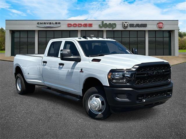 2024 RAM Ram 3500 RAM 3500 TRADESMAN CREW CAB 4X4 8 BOX