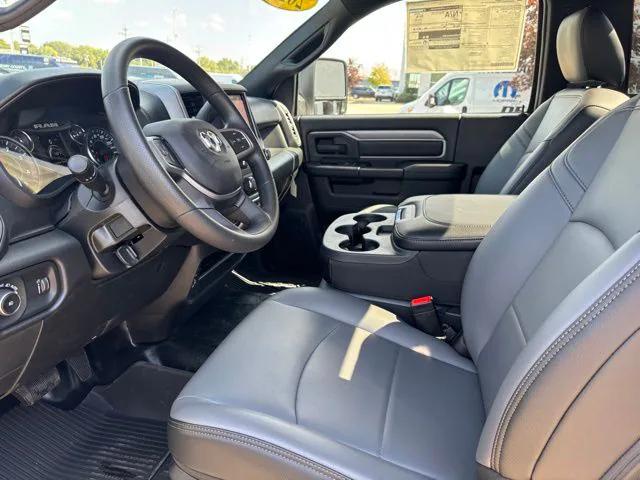 2024 RAM Ram 5500 Chassis Cab RAM 5500 TRADESMAN CHASSIS REGULAR CAB 4X4 84 CA