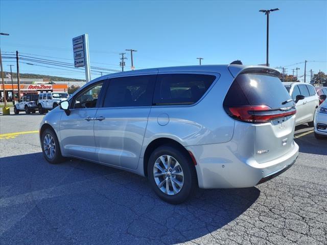 2024 Chrysler Pacifica PACIFICA TOURING L AWD