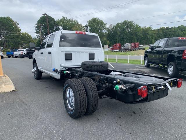 2024 RAM Ram 3500 Chassis Cab RAM 3500 TRADESMAN CREW CAB CHASSIS 4X4 60 CA