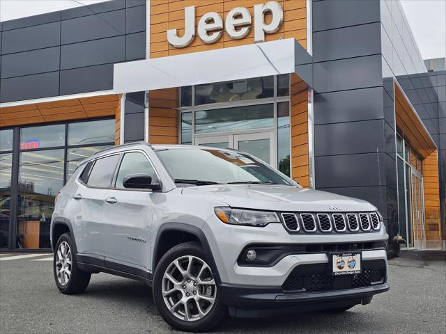 2024 Jeep Compass Latitude Lux FWD