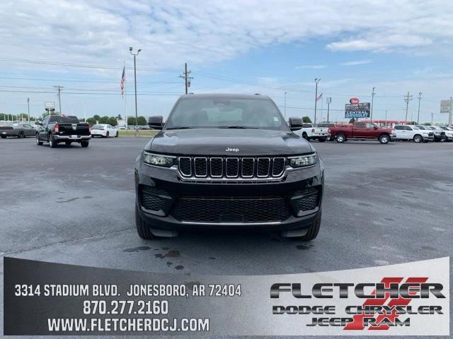 2024 Jeep Grand Cherokee GRAND CHEROKEE LAREDO 4X4