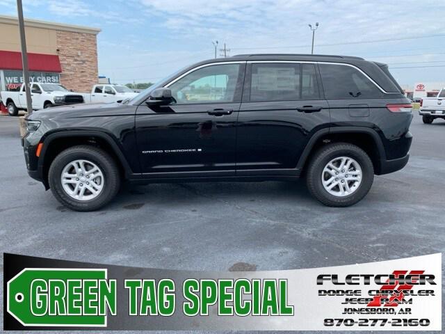 2024 Jeep Grand Cherokee GRAND CHEROKEE LAREDO 4X4