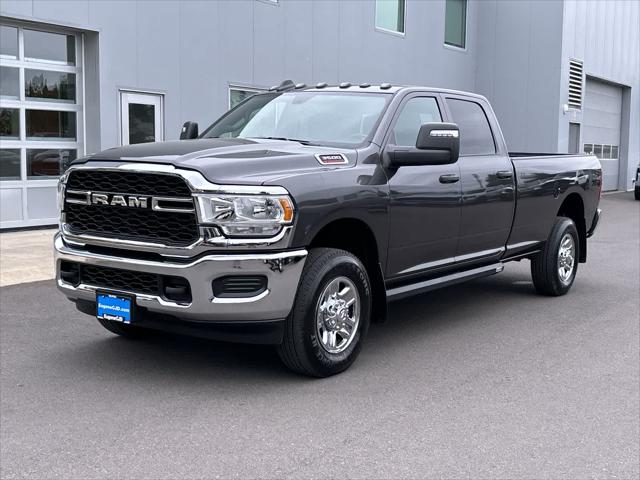 2024 RAM 3500 Tradesman Crew Cab 4x4 8 Box