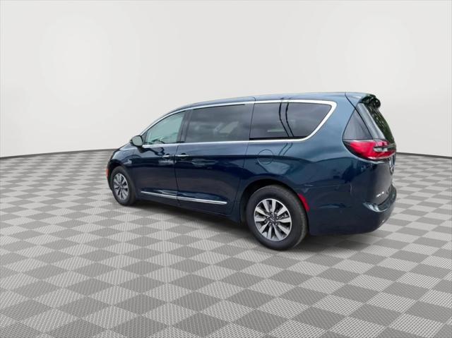 2023 Chrysler Pacifica Hybrid Limited