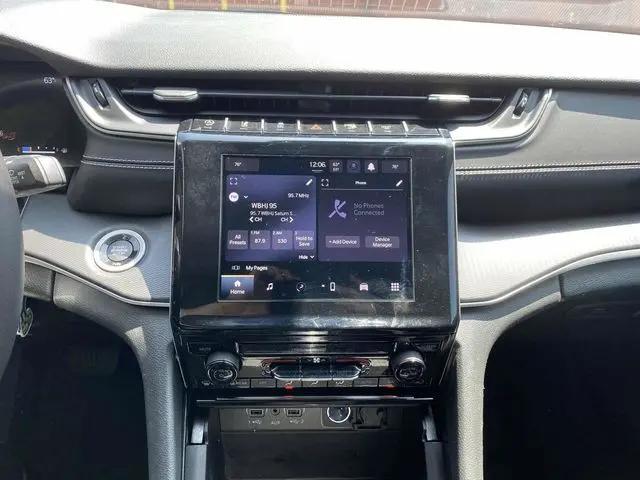 2023 Jeep Grand Cherokee Laredo 4x4