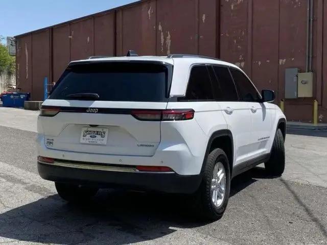 2023 Jeep Grand Cherokee Laredo 4x4