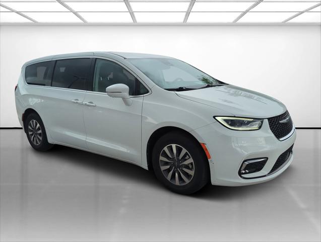 2022 Chrysler Pacifica Hybrid Touring L