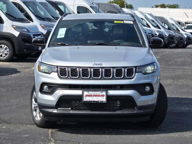 2025 Jeep Compass COMPASS LATITUDE 4X4