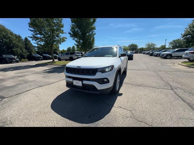 2025 Jeep Compass COMPASS LATITUDE 4X4