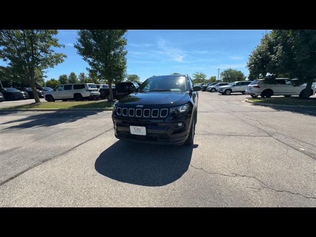 2025 Jeep Compass COMPASS LATITUDE 4X4