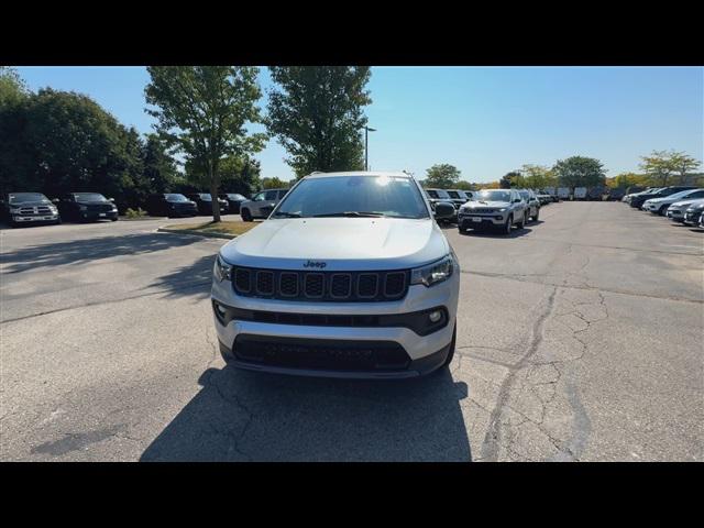 2025 Jeep Compass COMPASS LATITUDE 4X4