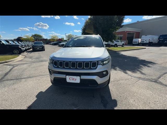 2025 Jeep Compass COMPASS LATITUDE 4X4