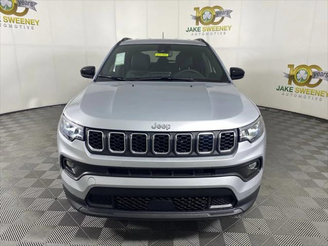 2025 Jeep Compass COMPASS LATITUDE 4X4