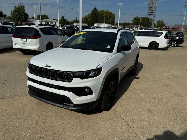 2025 Jeep Compass COMPASS LATITUDE 4X4